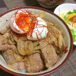 厚めのお肉で超柔らか　秘密の豚丼